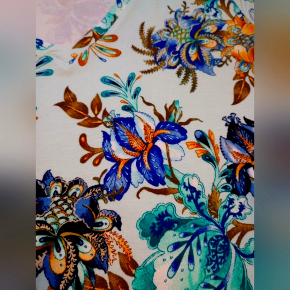 Floral Ruffle Top - Picture 6 of 7